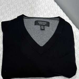 Nordstrom Men's Classic Black V-Neck Sweater